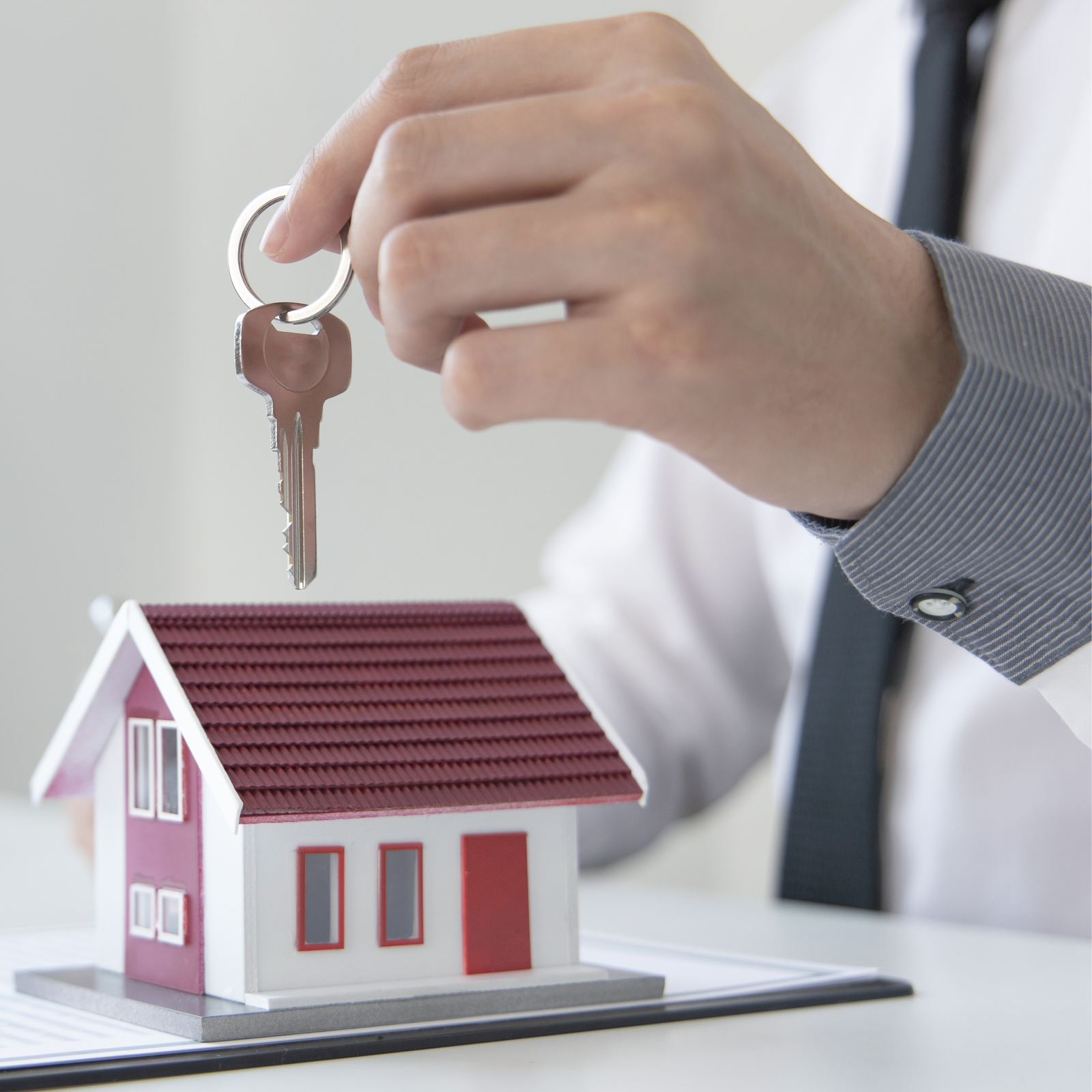 Need to Sell Before Buying in Memphis? How Cash Offers Help You Move First